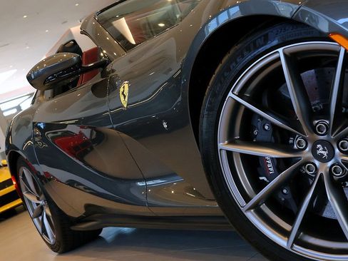 Certified 2021 Ferrari 812 GTS RWD image 9