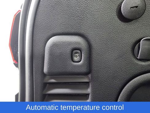 Used 2022 Jeep Grand Cherokee Laredo X image 11