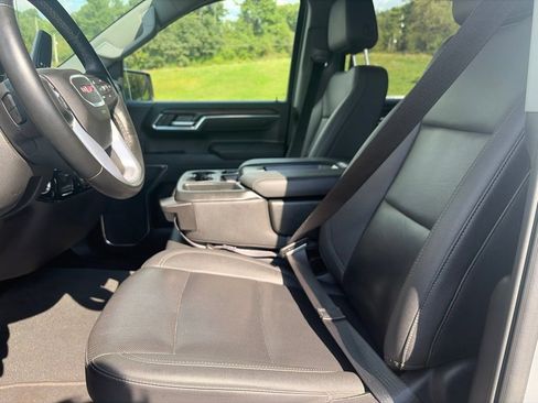 Used 2025 GMC Sierra 1500 SLT AWD/4WD image 17