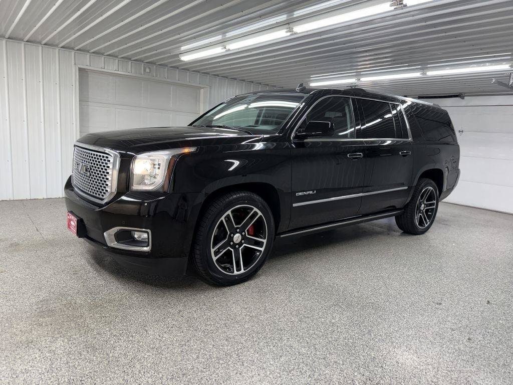 Used 2015 GMC Yukon XL Denali w/ Touring Package AWD/4WD image 3