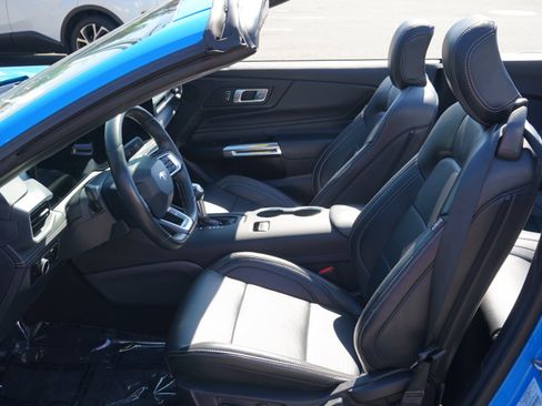 Used 2025 Ford Mustang Premium RWD image 18