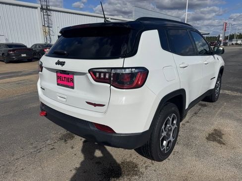 Used 2022 Jeep Compass Trailhawk image 3