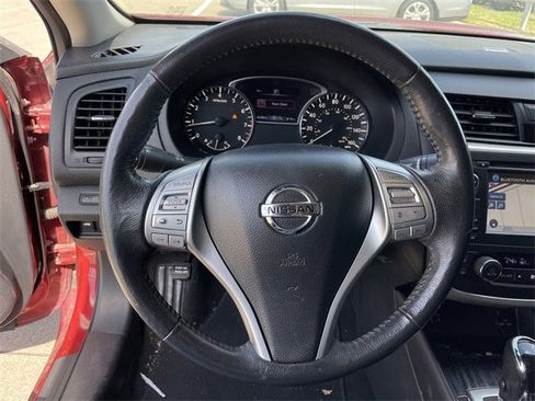 Used 2016 Nissan Altima 2.5 SL w/ 2.5 Technology w/LED Package image 11