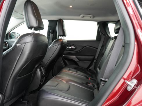 Used 2019 Jeep Cherokee Limited AWD/4WD image 15