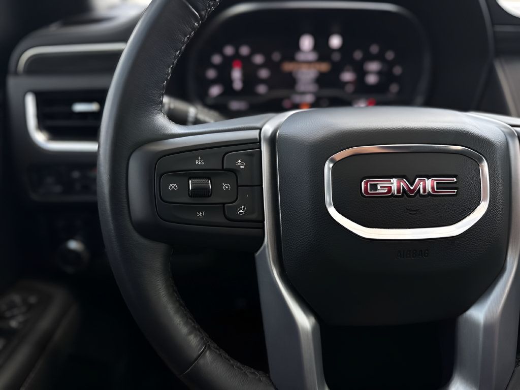 Used 2022 GMC Yukon SLT w/ SLT Premium Package AWD/4WD image 13