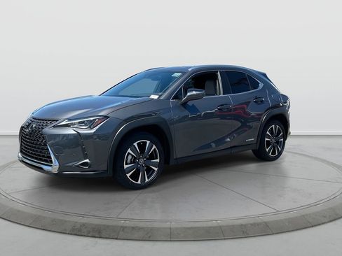 Used 2022 Lexus UX 250h w/ Accessory Package (Z1) AWD/4WD image 4