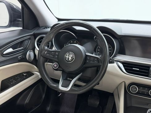 Used 2020 Alfa Romeo Stelvio Ti w/ Nero Edizione AWD/4WD image 17