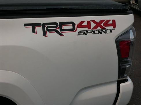 Certified 2020 Toyota Tacoma TRD Sport AWD/4WD image 10