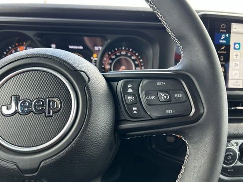 Used 2025 Jeep Wrangler Unlimited Sport AWD/4WD image 38