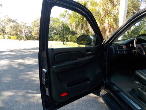 Used 2008 Chevrolet Suburban LTZ w/ LTZ Preferred Equipment Group image 26