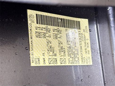 Used 2017 Nissan Titan SV image 29