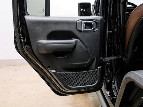 Used 2024 Jeep Wrangler Unlimited Rubicon w/ Technology Group AWD/4WD image 62
