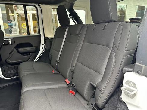 Certified 2022 Jeep Wrangler Unlimited Sport image 9