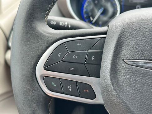 Used 2023 Chrysler Voyager LX FWD image 14