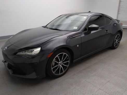 Used 2018 Toyota 86 RWD image 2