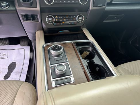 Used 2019 Ford Expedition Platinum AWD/4WD image 12