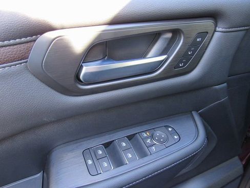 New 2026 Nissan Armada SL w/ Captain's Chari Seat Package image 14