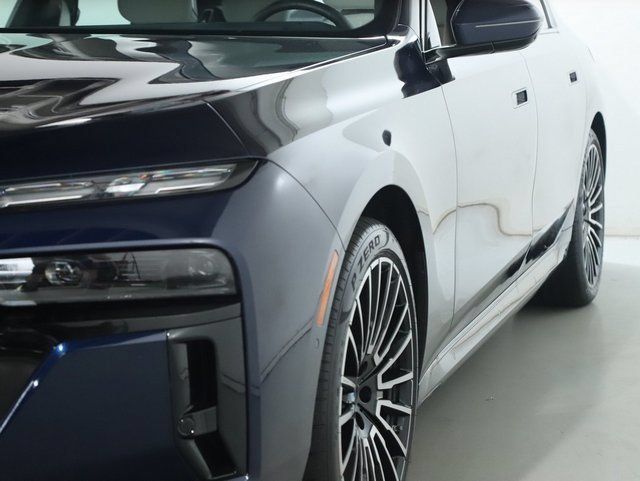 Used 2026 BMW 740i xDrive AWD/4WD image 4