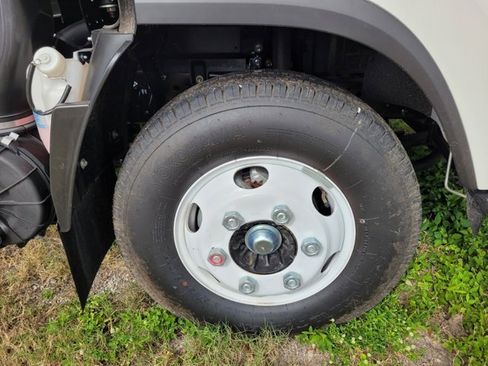 New 2024 Chevrolet Low Cab Forward image 9