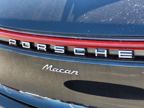 Used 2024 Porsche Macan AWD/4WD image 27