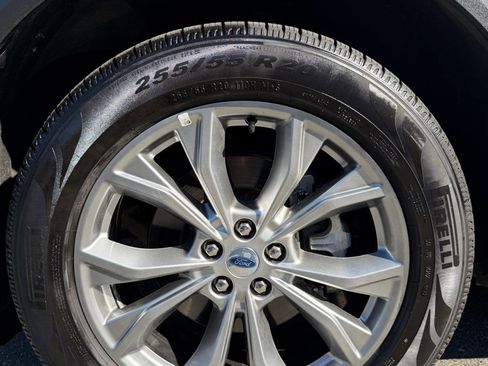 Used 2024 Ford Explorer Limited image 32