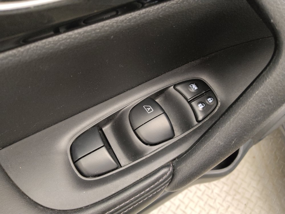 Used 2017 Nissan Rogue SV w/ SV Premium Package FWD image 27