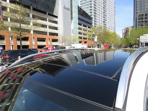 Used 2022 Mercedes-Benz GLB 250 4MATIC w/ Premium Package Lite image 23