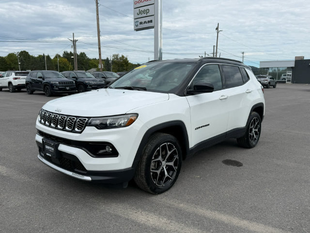 Used 2024 Jeep Compass Limited AWD/4WD image 1