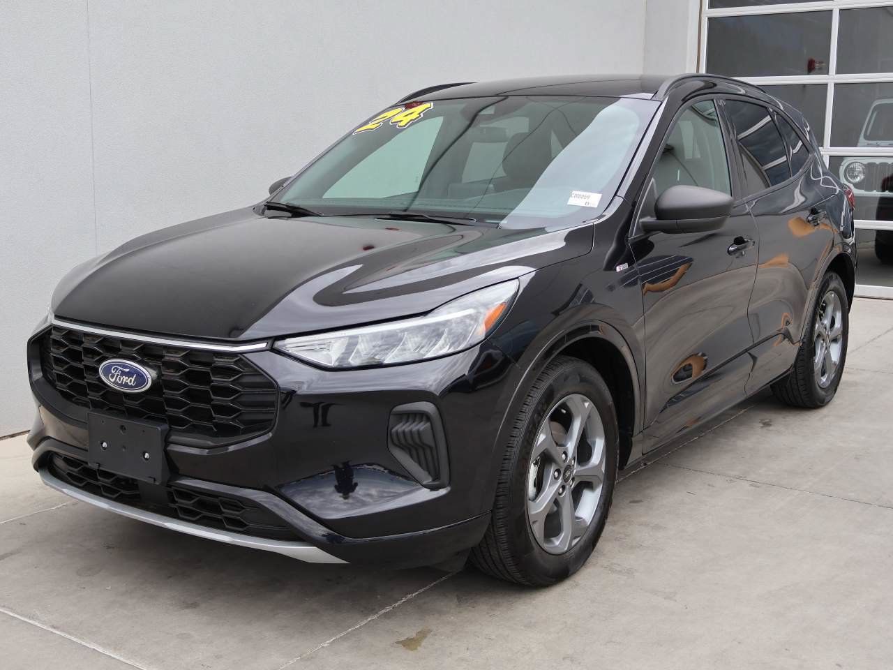 Used 2024 Ford Escape ST-Line FWD image 1