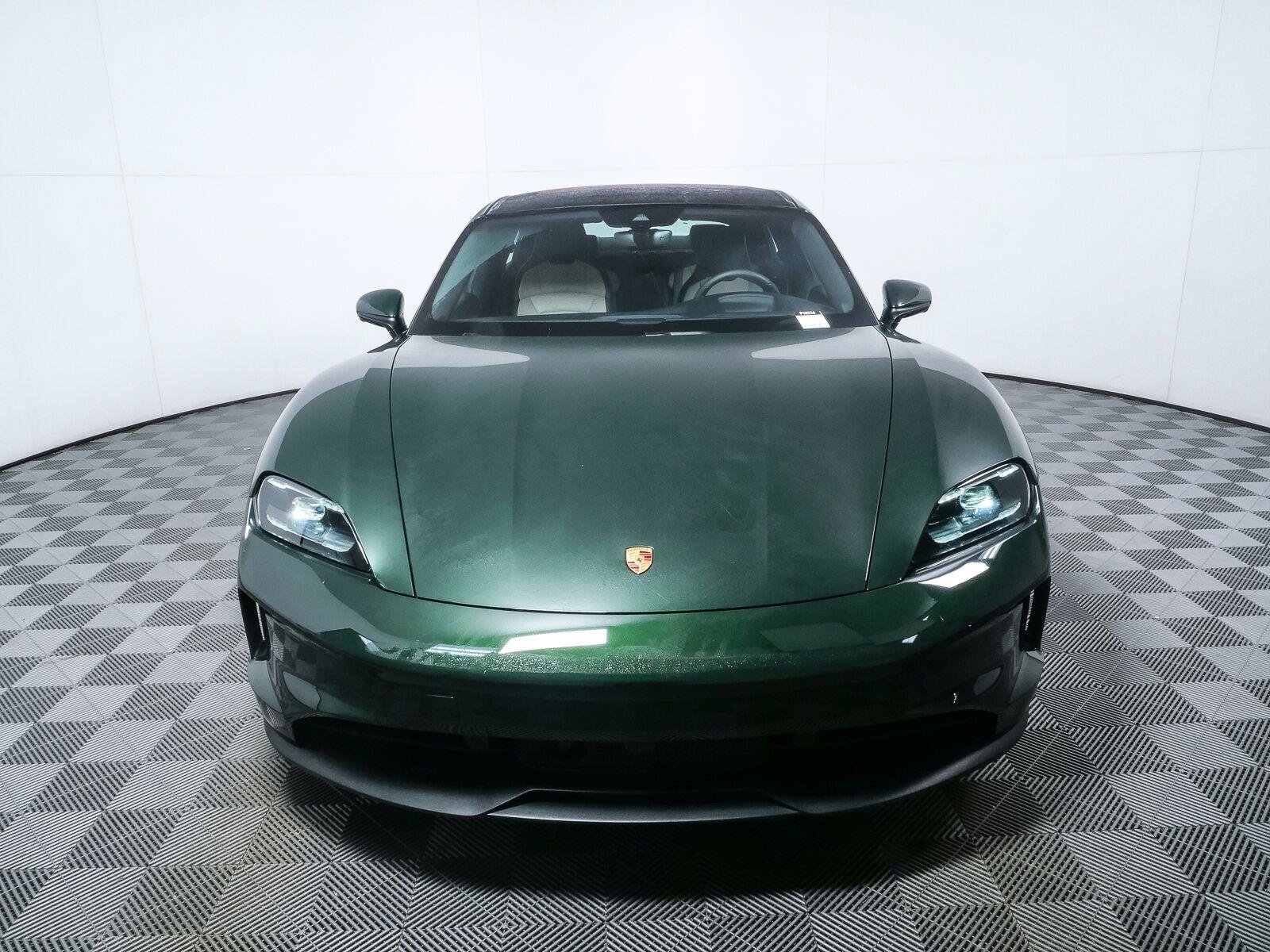 Certified 2025 Porsche Taycan AWD/4WD image 36
