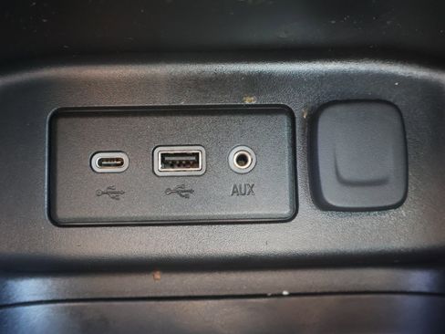 Used 2024 Chevrolet Equinox LS w/ LS Convenience Package FWD image 25