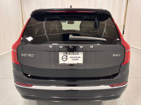 New 2026 Volvo XC90 B6 Ultra w/ Protection Package image 7