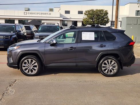 Used 2023 Toyota RAV4 XLE Premium image 4