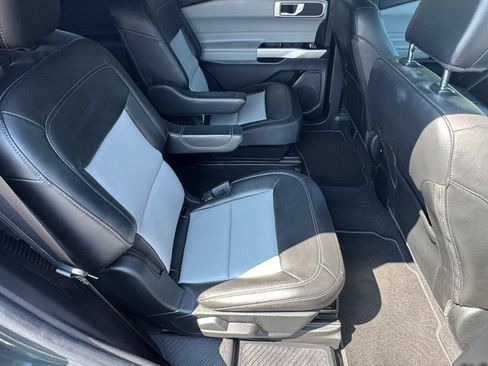 Used 2022 Ford Explorer XLT w/ Equipment Group 202A RWD image 18