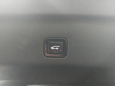 Used 2022 GMC Yukon SLT w/ SLT Luxury Package image 15