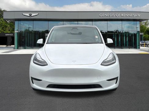 Used 2023 Tesla Model Y Long Range AWD/4WD image 2
