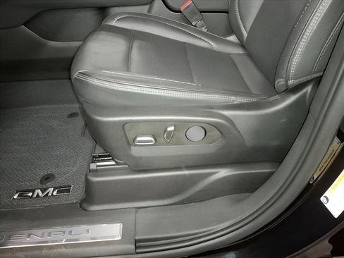 Certified 2023 GMC Yukon Denali image 11