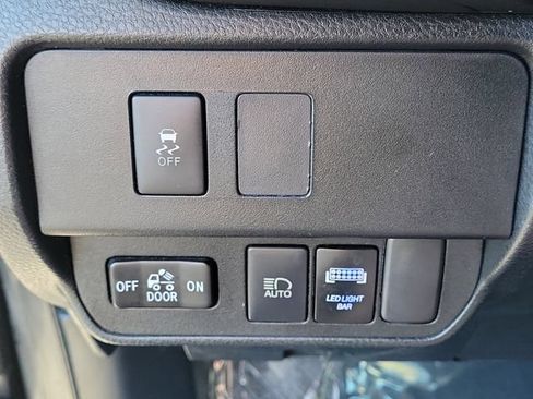 Used 2020 Toyota Tacoma SR AWD/4WD image 25