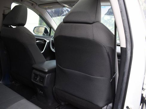 Used 2021 Toyota RAV4 XLE w/ Convenience Package image 28