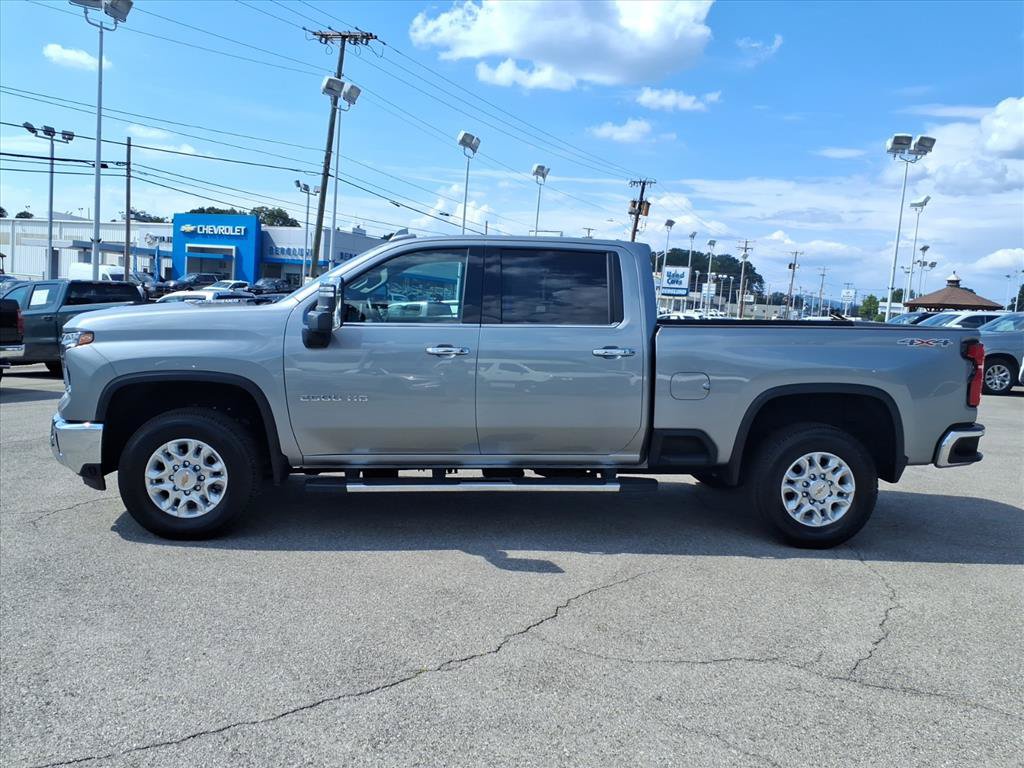 Used 2026 Chevrolet Silverado 2500 LTZ AWD/4WD image 7