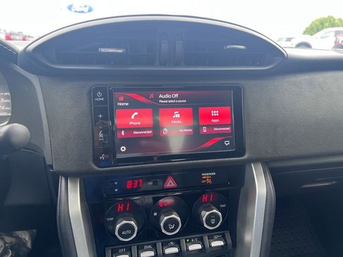 Used 2020 Toyota 86 RWD image 18