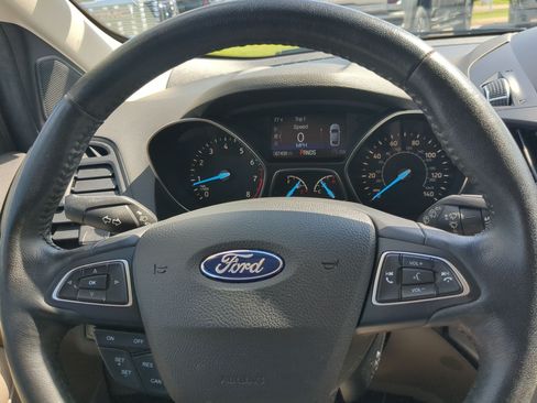 Used 2019 Ford Escape SEL FWD image 12