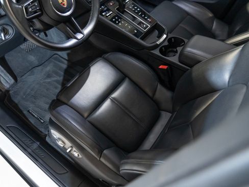 Certified 2023 Porsche Macan AWD/4WD image 14