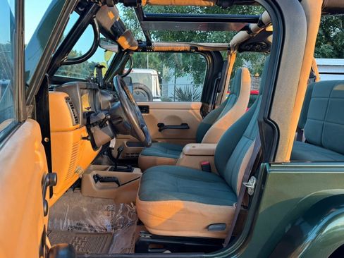 Used 1997 Jeep Wrangler Sahara AWD/4WD image 27
