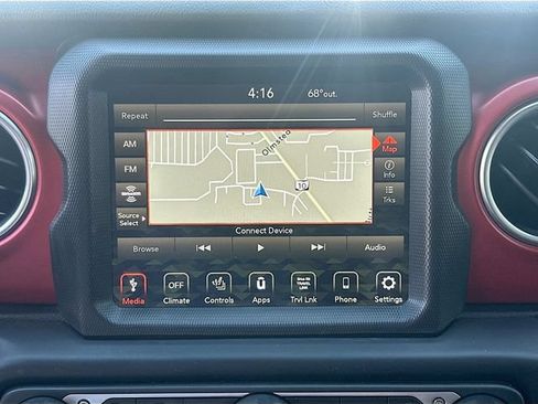 Used 2023 Jeep Wrangler Unlimited Rubicon w/ Cold Weather Group AWD/4WD image 15