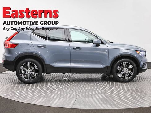 Used 2021 Volvo XC40 T4 Inscription FWD image 4