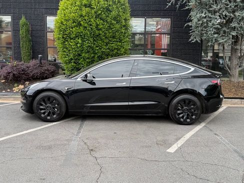 Used 2019 Tesla Model 3 Mid Range RWD image 10