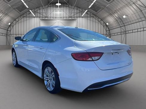 Used 2015 Chrysler 200 Limited w/ Convenience Group image 3