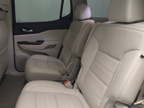 Used 2021 GMC Acadia Denali w/ Denali Technology Package FWD image 18