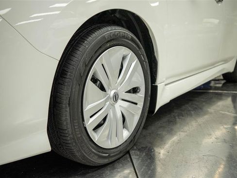 Used 2024 Nissan Leaf S image 4